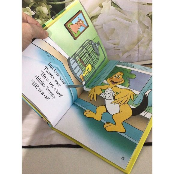 Vintage 1990 Golden Book “Sylvester and Tweety What A Mess” - Picture 10 of 10